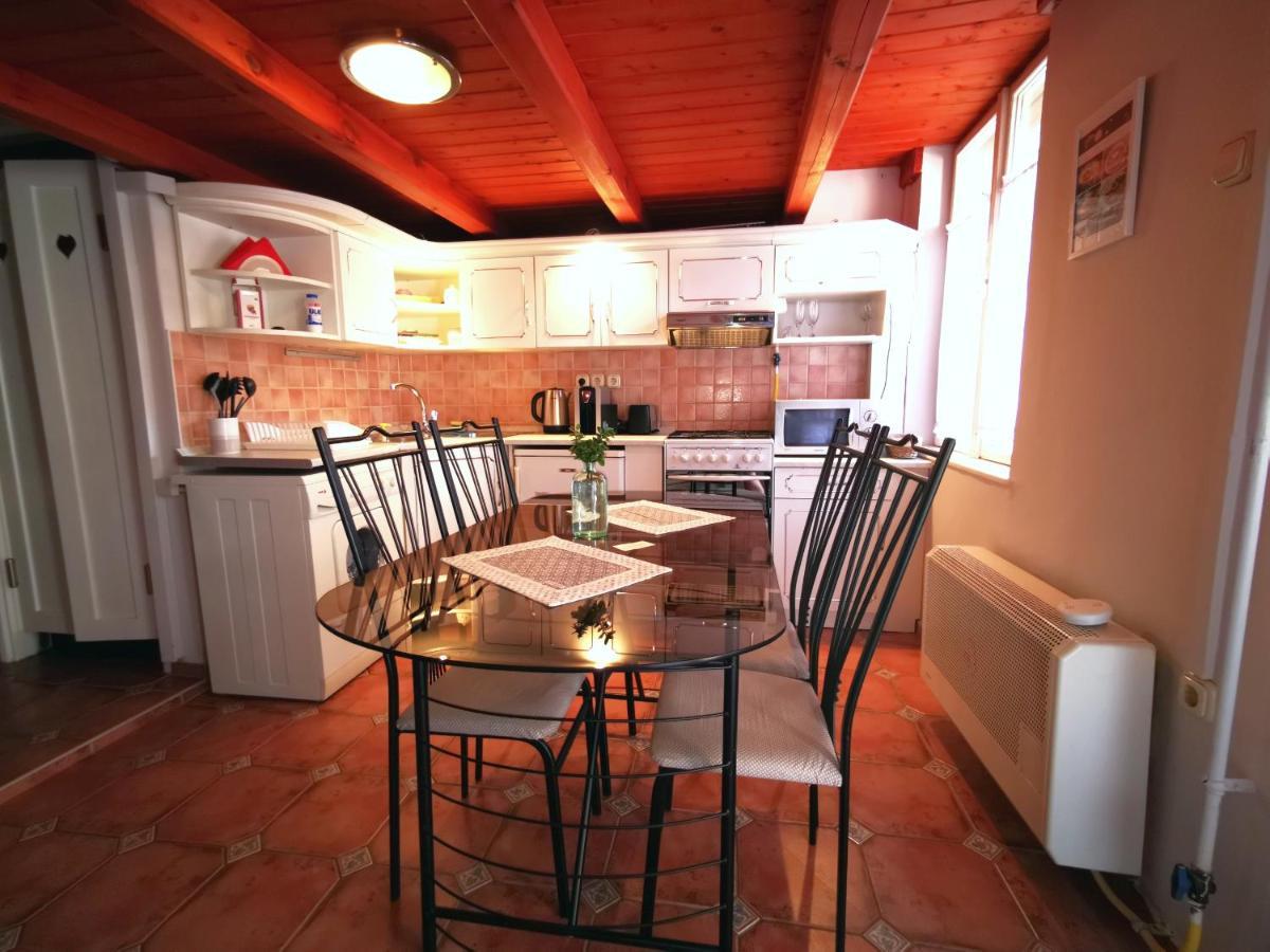 Apartment Belvarosi Vintage A Setaloutcan Miskolc
