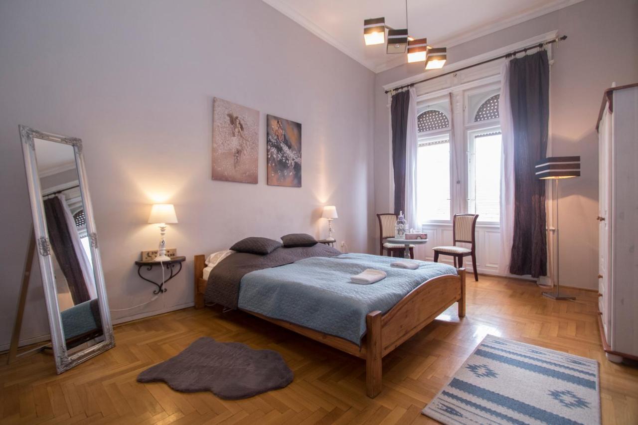 Belvarosi Vintage A Setaloutcan