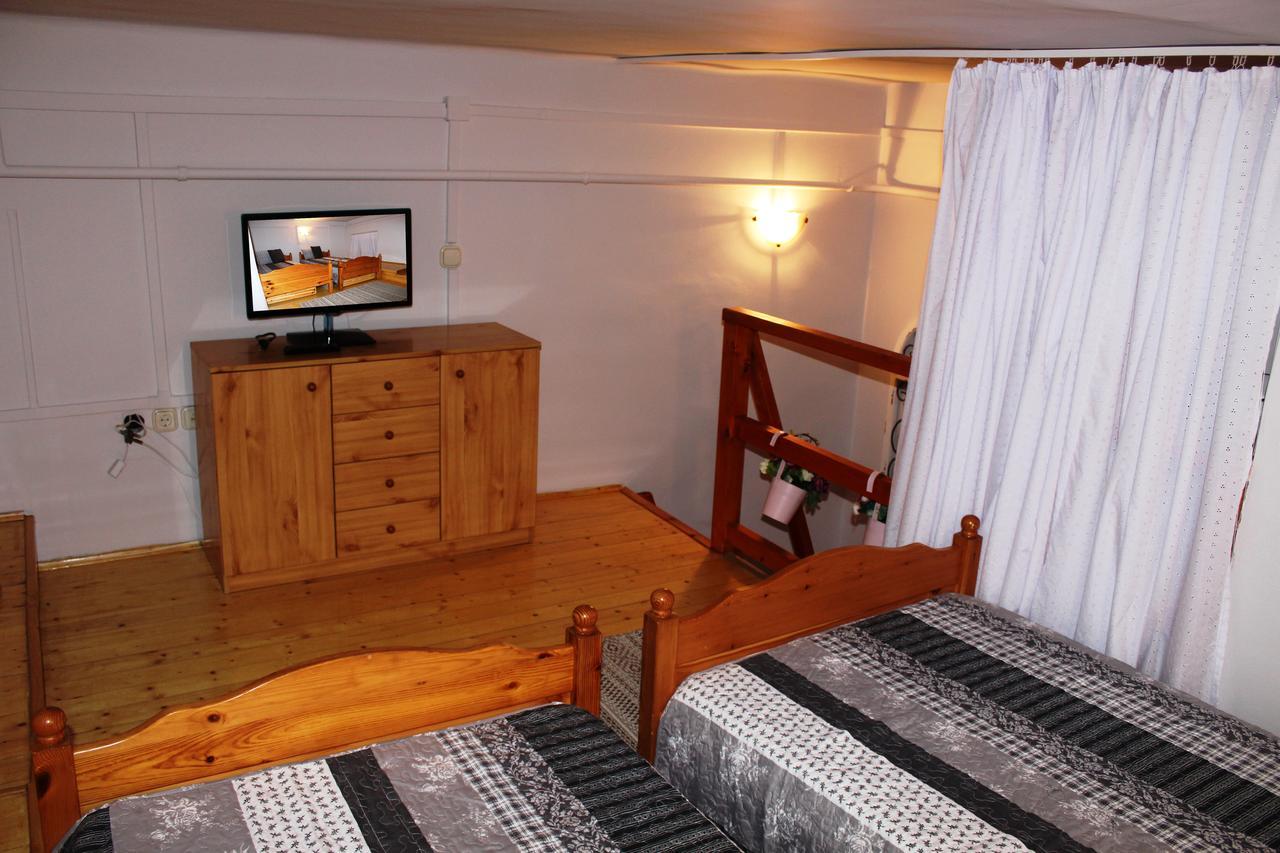 Belvarosi Vintage A Setaloutcan Apartment
